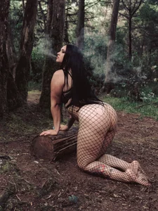 victoria_blackk1 Public Pic 4