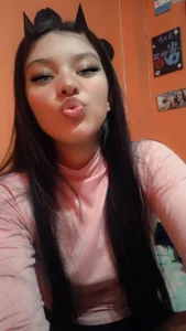 sebas_n_laura Hi, I'm Laura ❤ Pic 6