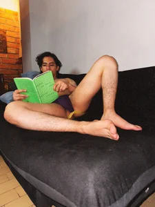 AlekBlake_ Nerdy feet 圖片