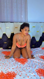 Queenpussy20 Public Gambar 4