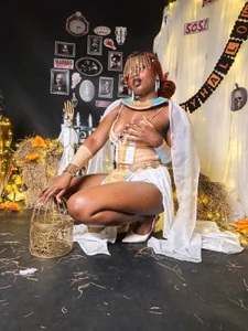 stella_jackson_ Your Halloween themed Greek goddess Bilde 8