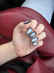Kittytimberlake Claws and paws 🐾 Gambar 5
