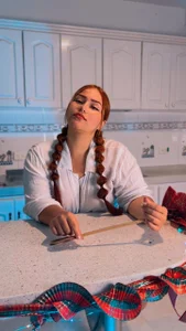 LeahxBarker Leah wants to be fucked in the kitchen Pic 8