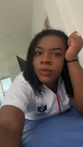 LicyEvans1のI study nursing from Monday to Wednesday and I feel very happyの枚の写真