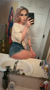 yourfavgirlduh Public Pic 6