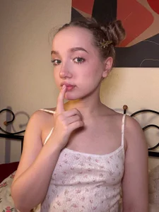 bambi_lu fooling around in a cute bodysuit🌷 Immagine  3