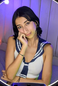 Meganlove_asSchool Girl Bild 3