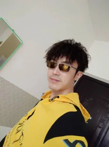 Mature-woman-and-boyPublic图片 2