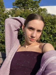 PetraHambelton Plum paradise 🍇 Pic