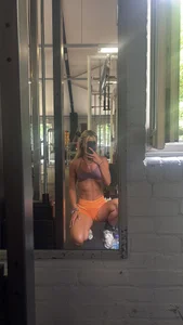Elsa_24 Me and the gym 😉 Pic 2