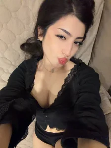 TonjaNeace dark sett  3. fénykép