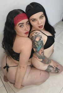 Jei-and-Yulsの🍪Jei and yuls🫧の 2枚の写真