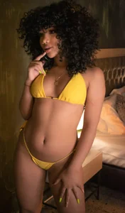 kathleen_brown Yellow Girl♥ Pic 2