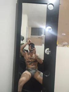 D3njig Me young зображення 2