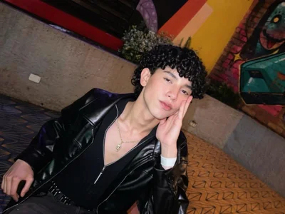 artemis_jones Artemis 🎈 Foto 2