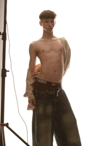 cuMte_boy Yeahh - {count, plural, one {תמונה אחת} two {שתי תמונות} many {# תמונות} other {# תמונות}}