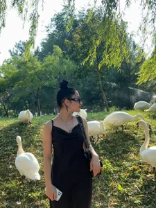Laracasual Public  5টি ছবি