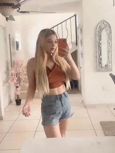 Bunnysweet95's XXX Nude Photo 4