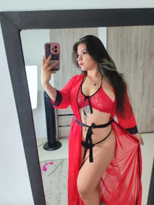 harper_ks Camisón rojo Pic 2