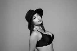 White and black is nice too de Electra_Joness Foto