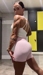 Muscle mummy od Desiree_DiamondXXX  5 snímek