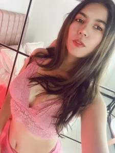 ZharidjParker COME TO MY ROOM Immagine 