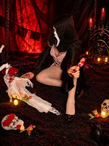 Sam_mansson66 If you’re going to pursue me, it had better be for love… and with good intentions. 💋🔪 사진 3