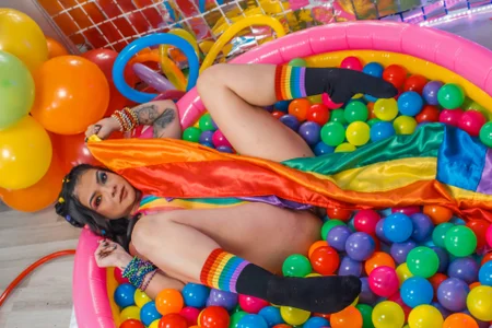 sofiaalarson DO YOU LIKE THE COLORS? 🌈 🔥😍 зображення 2