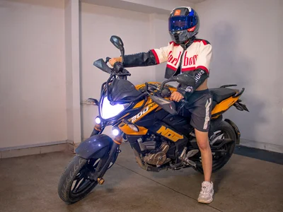 chiky_05 Chiky in bike Bilde 2