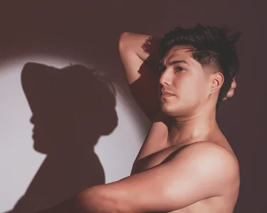 Karimferrer "My kisses are not promises ... they are warnings." Hình 4