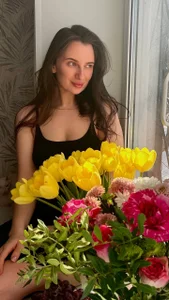 Luna_Raee spring mood Pic 3