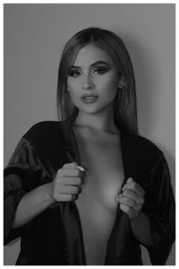 AnnaBrooks1 Black and white ⭐ Foto 3