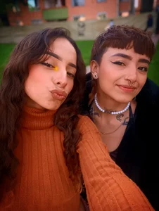 AlexxaAndRileyy Girls' afternoon 🥰🫂 รูป  2