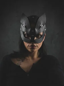 alwayshornyvivi Mistress of shadows 😈 Should I wear a mask today?😈 slika