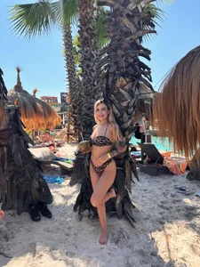 Wild Kitty in Paradise de zoey_marie  6 Imagens