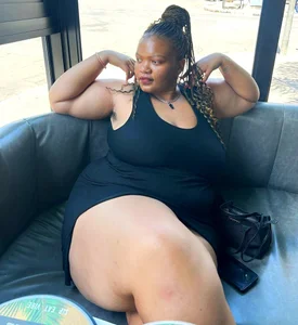 Kosmik_Atom Babe Pic 2