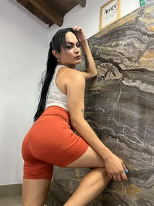 Analiasmith89 🥵Today I feel like misbehaving... will you join me?🥵 Immagine  5