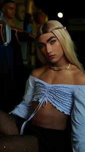 melody-rouss The cover of the book does not define the story 사진 8