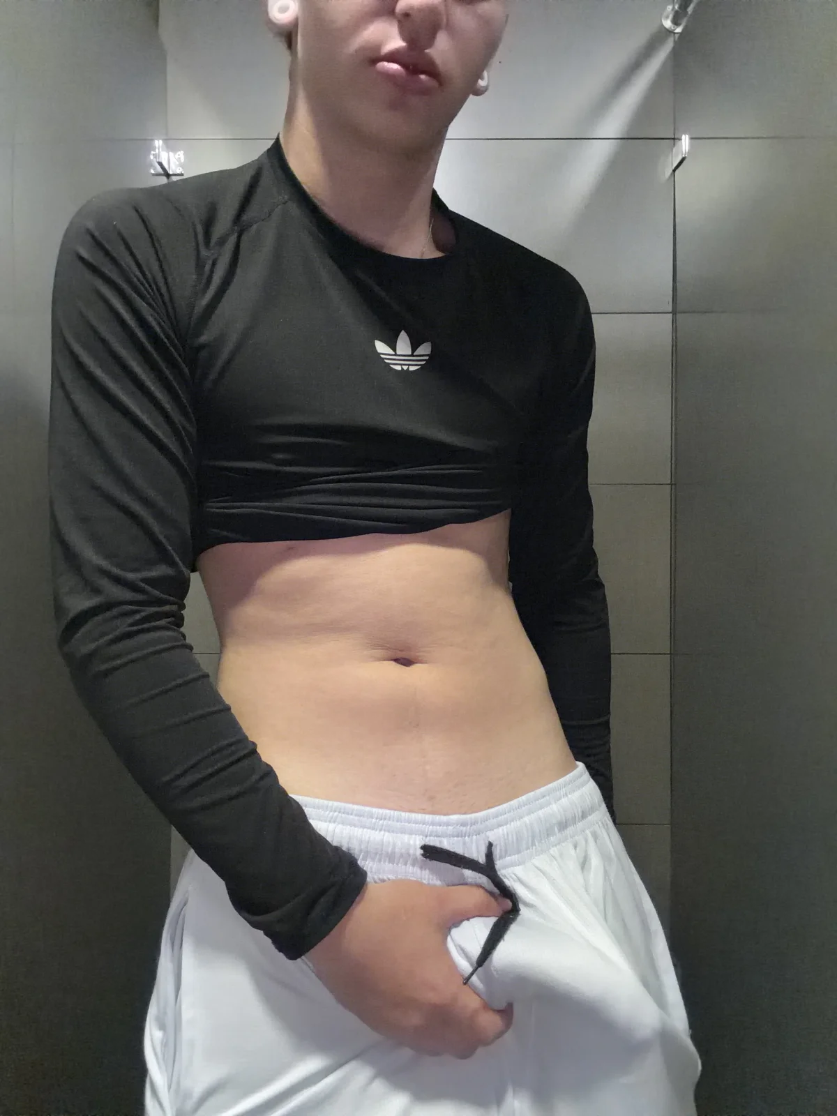 ARON_LUXX Gambar Trending 5565