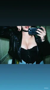 Adamm_and_Eveee Evee Pic 3