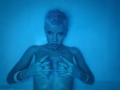 Alice_69_Sochi in blu Pic 6