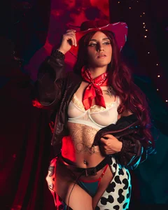 scarlet__rossi riding on Halloween Immagine  7
