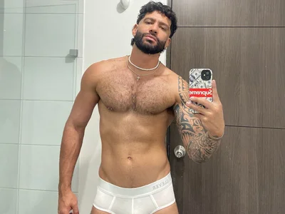 muscular, hairy body od yorbymaxx  4 snímek