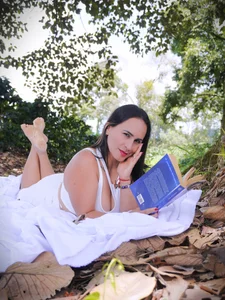 Sara_Charmy move in nature Pic 5