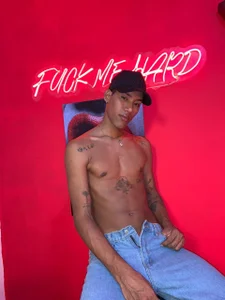 BOYS_PLAY Public Bilde 2