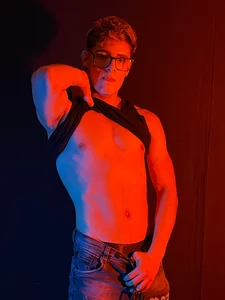 Caution de angel_sexyevil  6 photos