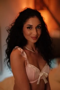 Eyes on Me de AlessiaDebbie  3 Imagens