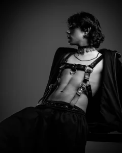 Luke_Howland I am luke Hình 5