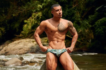 Owenferrara both wet, imagine it Immagine 