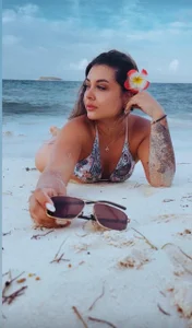 Emma_JJonesのSun, sand… and Me 🌊⛱👑の枚の写真